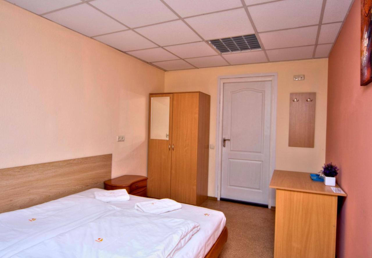 Hostel Podolski Plus Κίεβο Εξωτερικό φωτογραφία